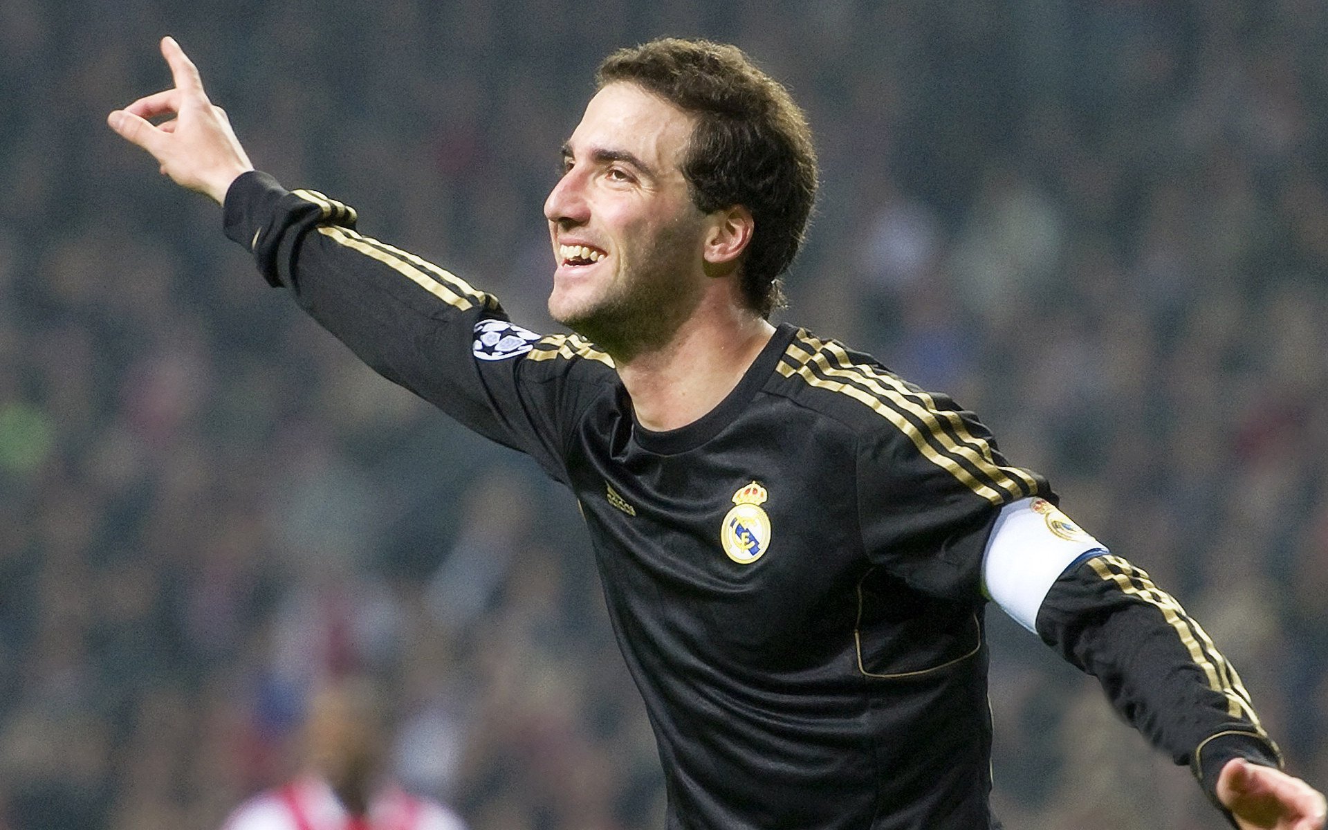 体育新闻中心发布年度体育传播发展报告,年度十大体育新闻